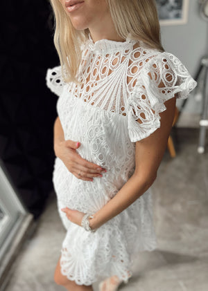 Vestido blanco corto encaje mangas