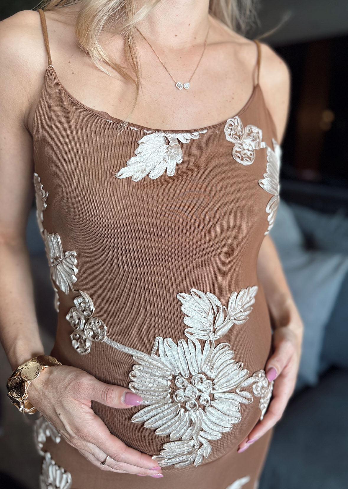 Vestido tirantes marrón flor bordada