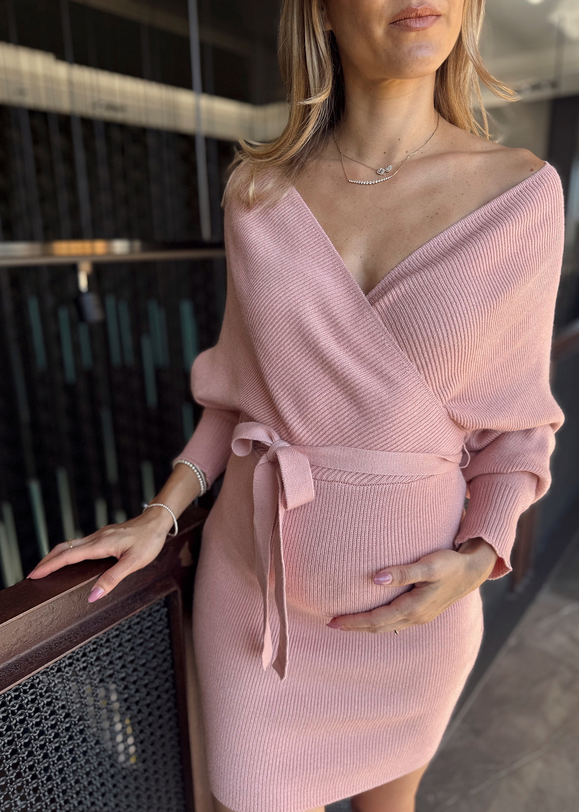 Vestido corto tejido cruzado rosa palo