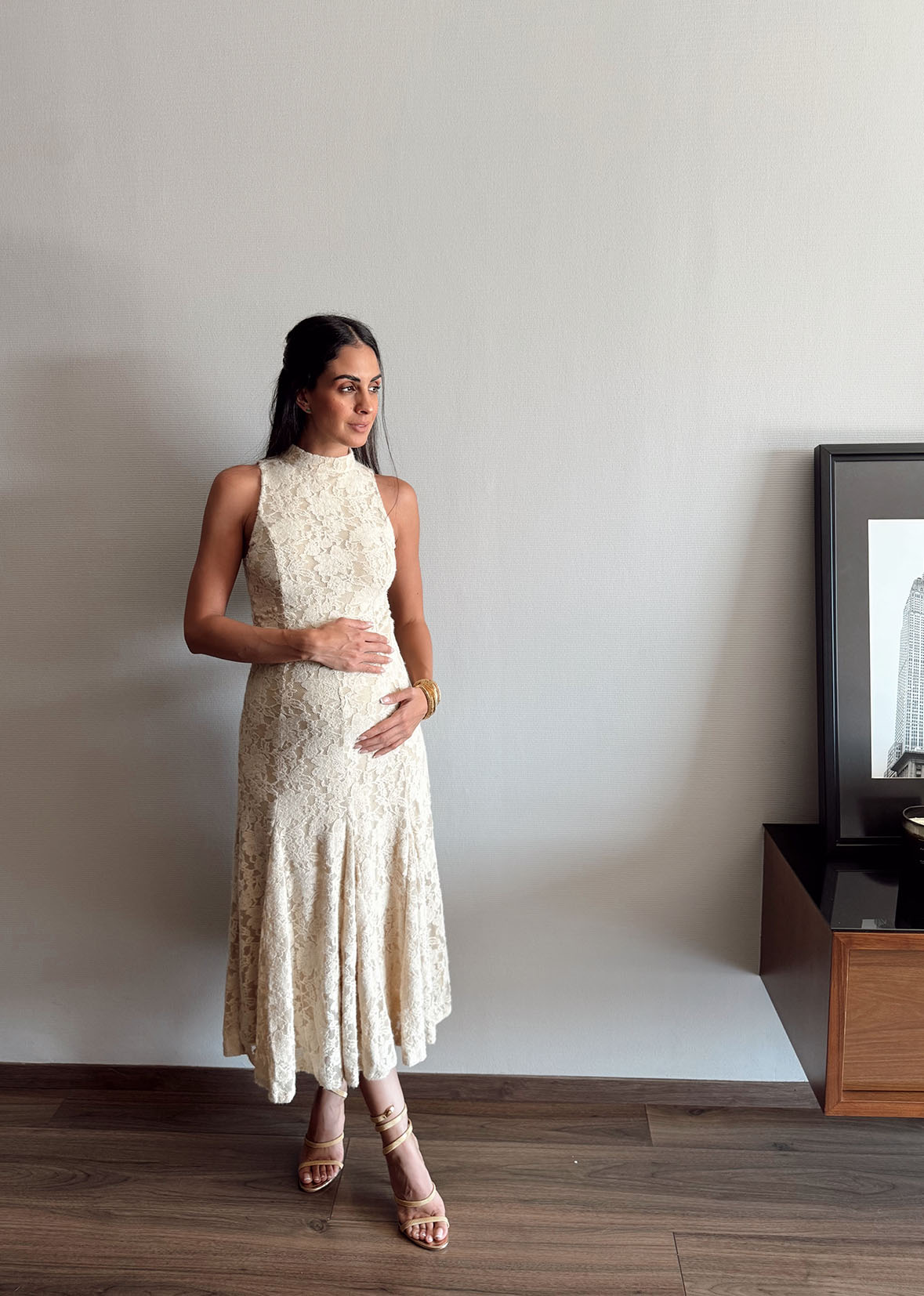 Vestido midi encaje flores beige