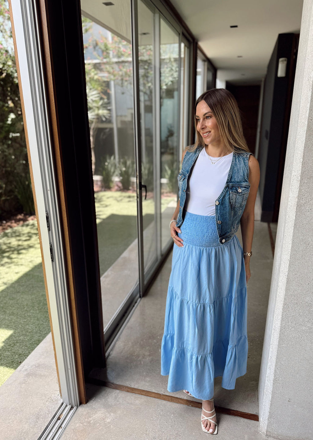 falda azul cielo con elástico