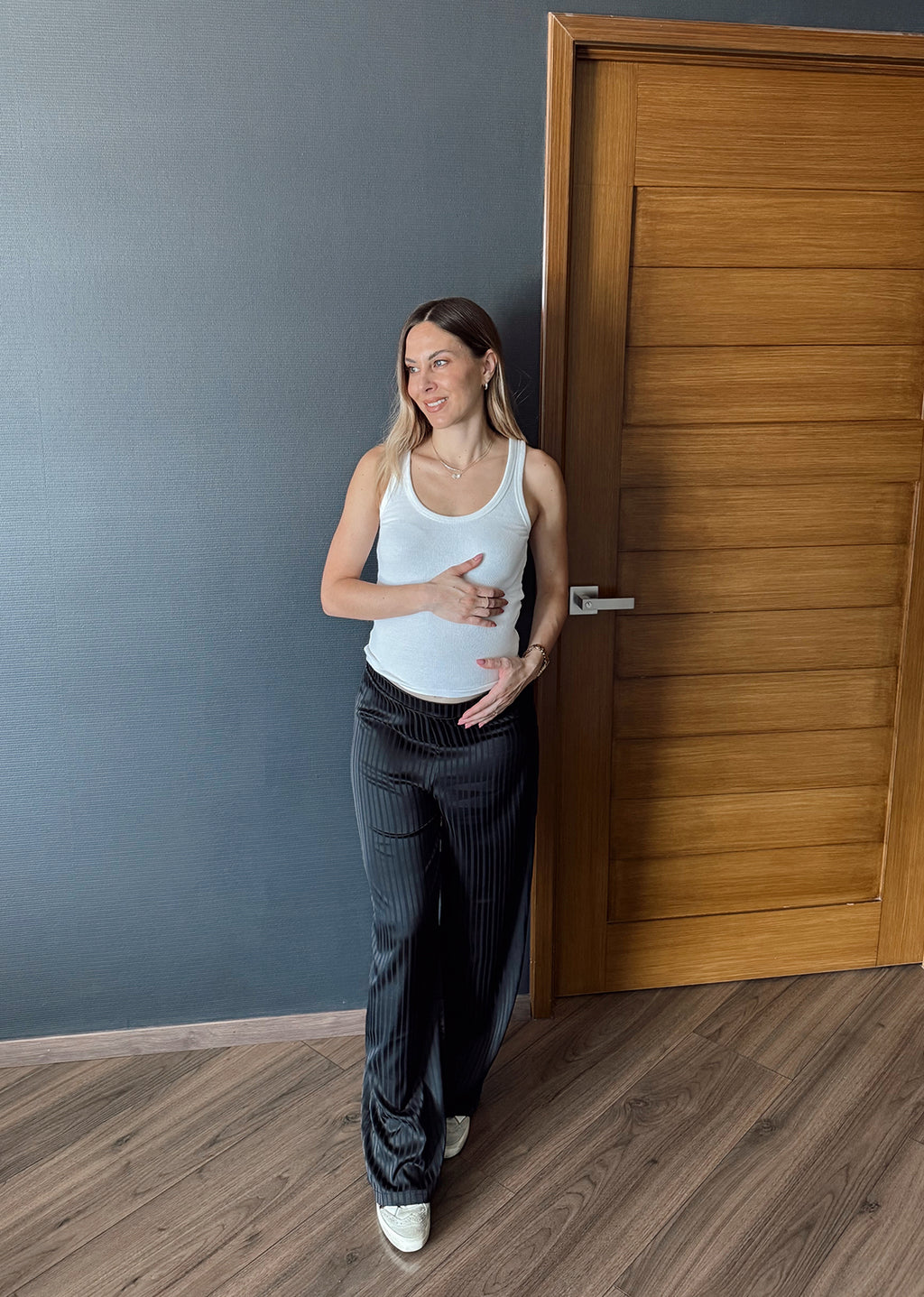 Pantalón satinado negro