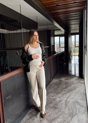 joggers casuales beige