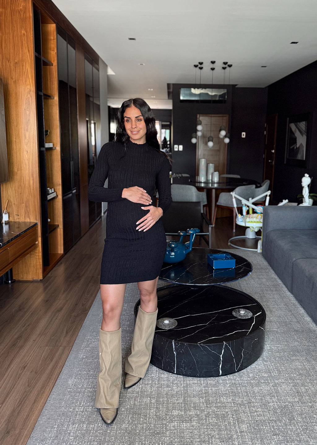 Vestido corto tipo sueter tejido negro