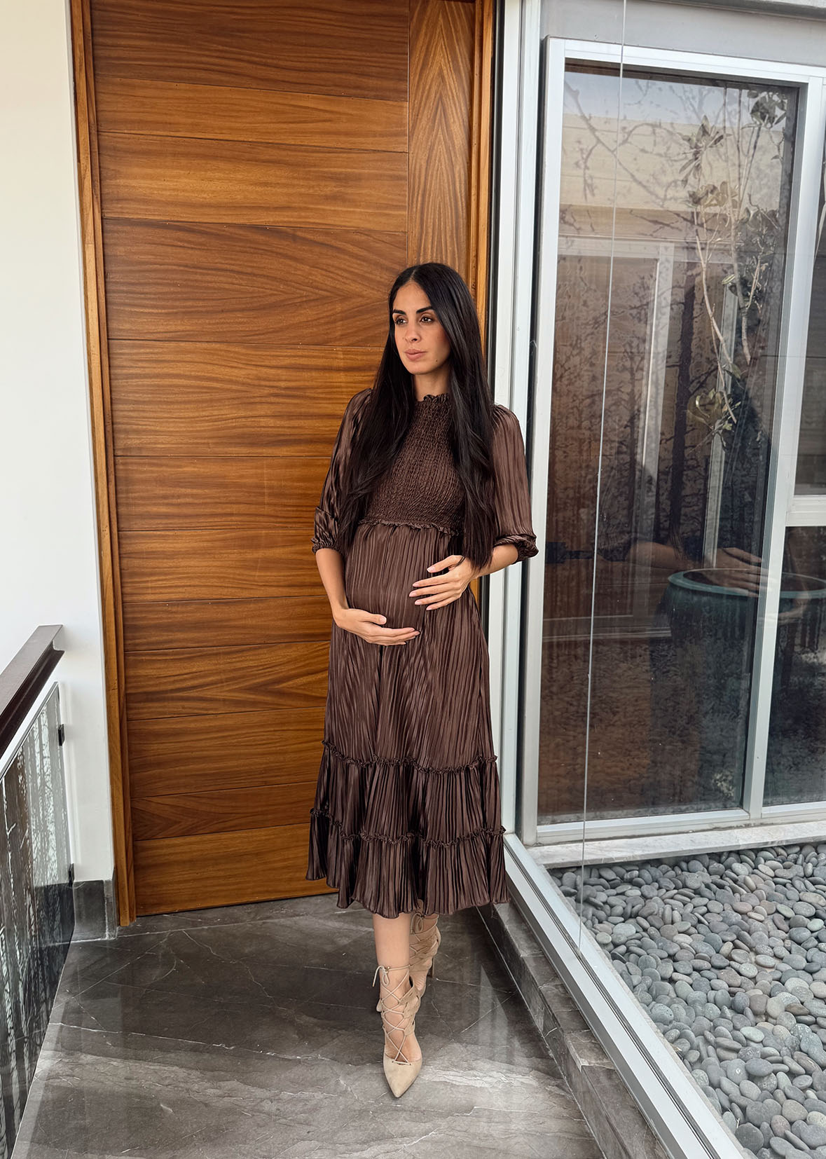 Vestido café manga 3/4